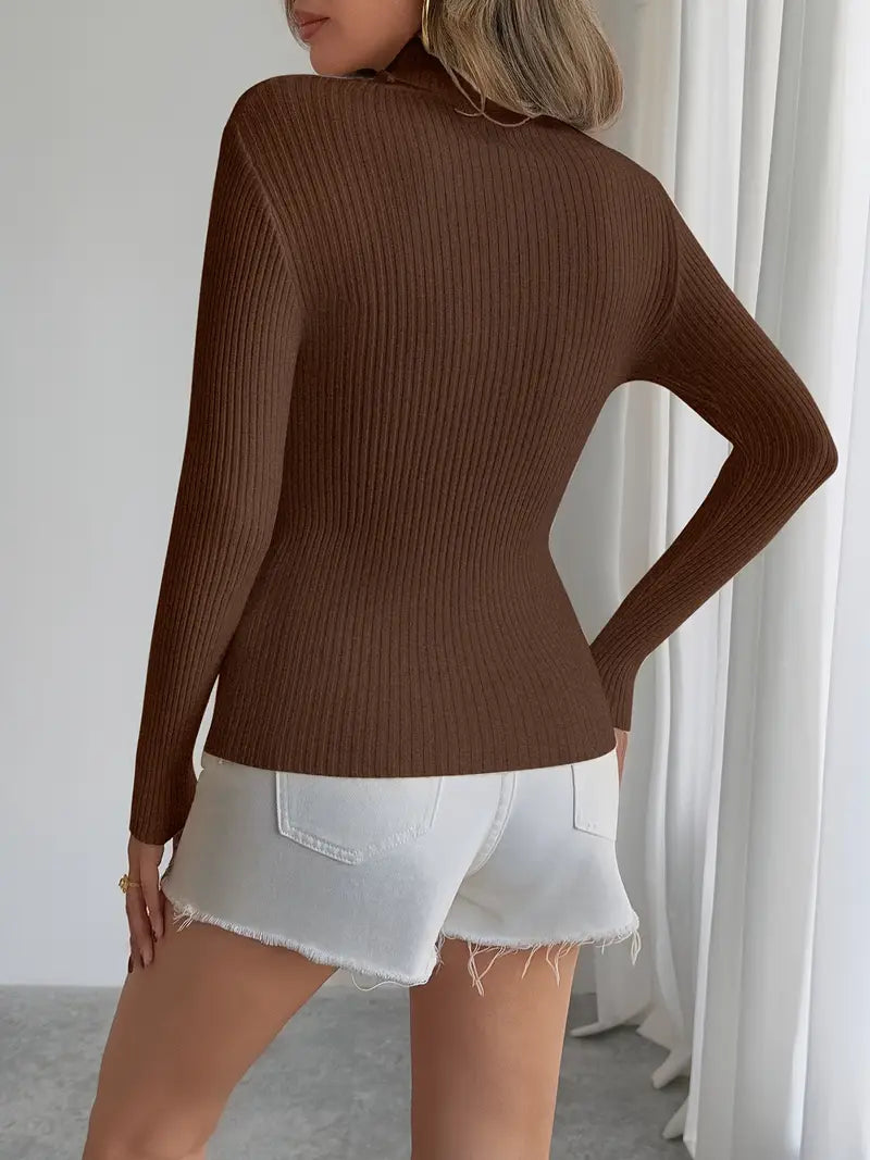 Pull col roule en maille cotelée