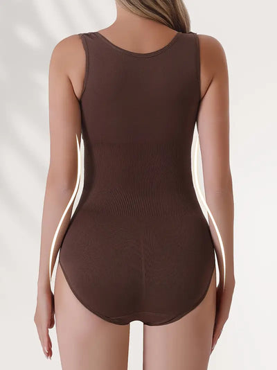 Body modelant avec ceinture gainante