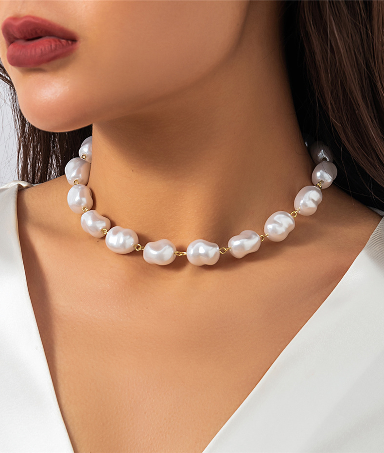 Collier ras du cou perles baroques