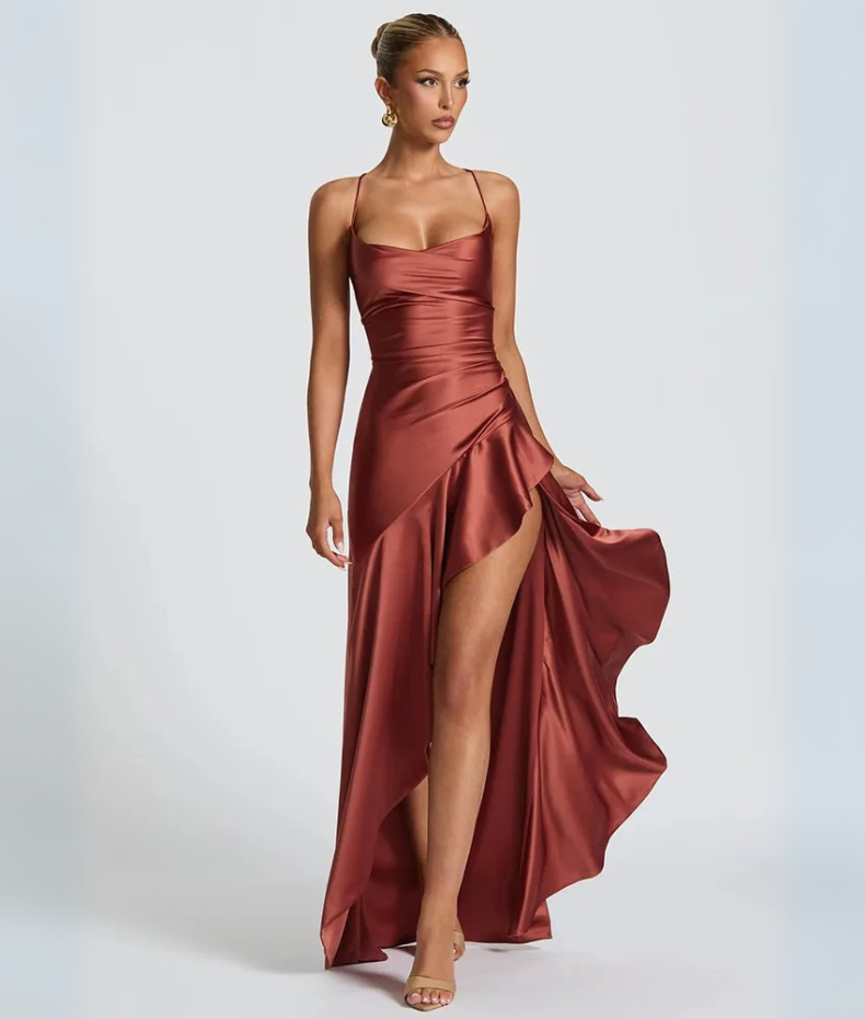 Robe longue ouverte à volants