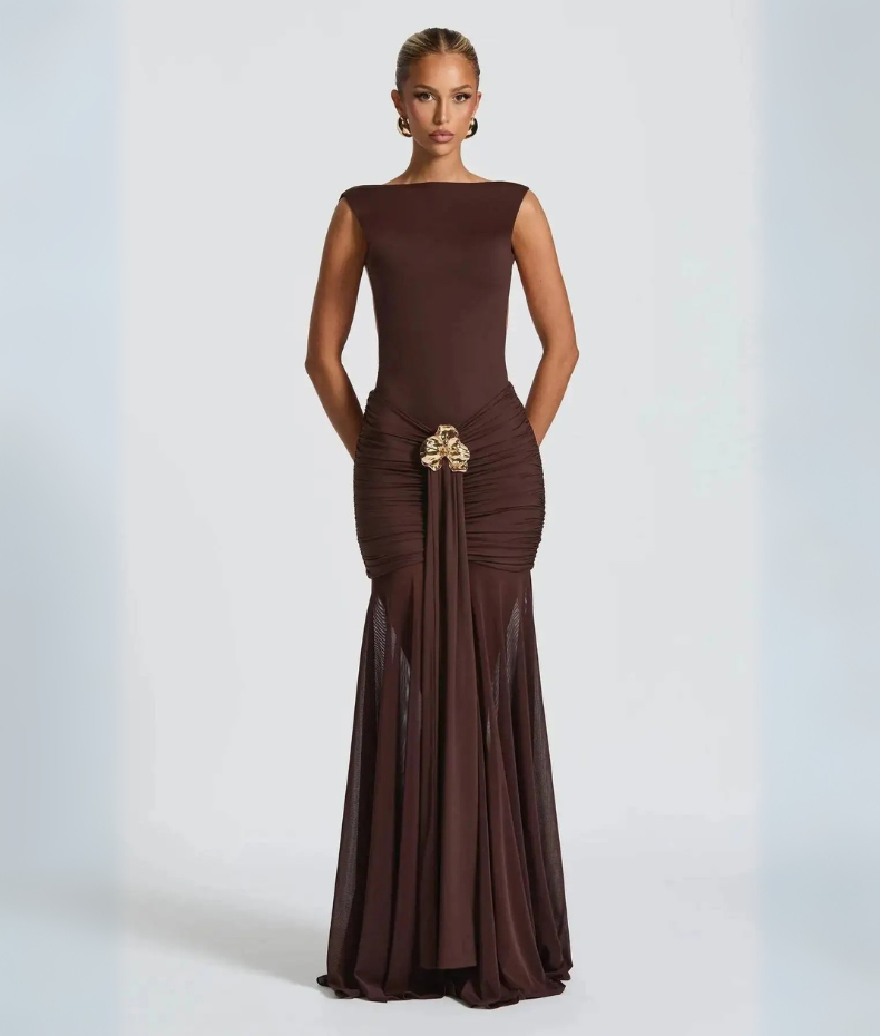 Robe longue dos nu boucle dorée