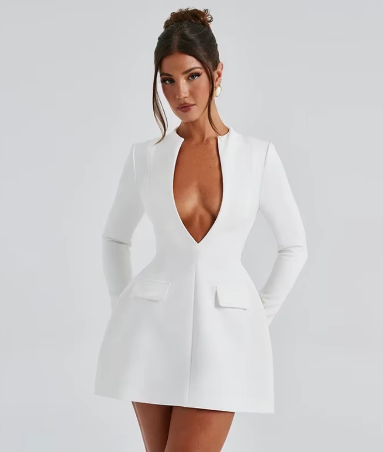 Robe courte décolleté plongeant