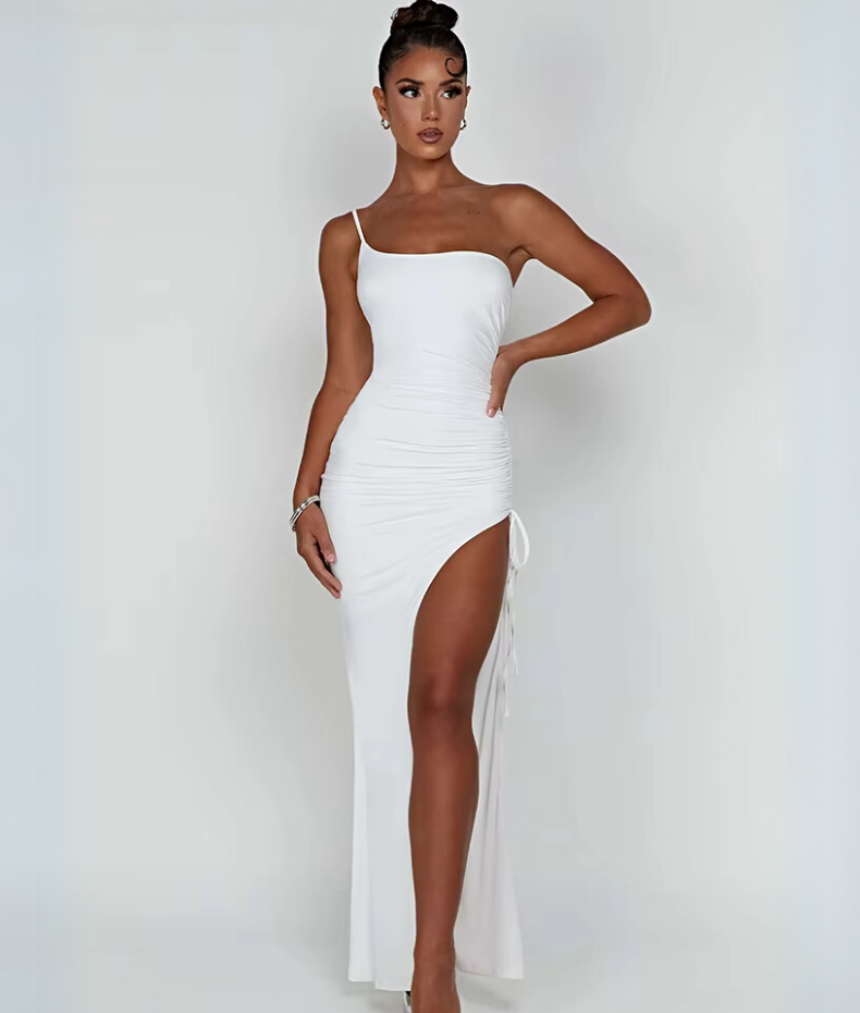 Robe longue à fente une bretelle