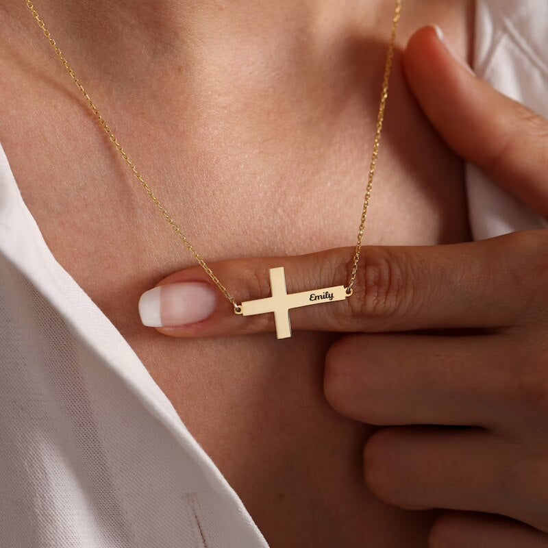 Collier personnalisable 1 prénom croix