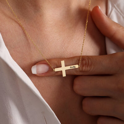 Collier personnalisable 1 prénom croix