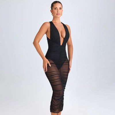 Robe décolleté plongeant jupe transparente