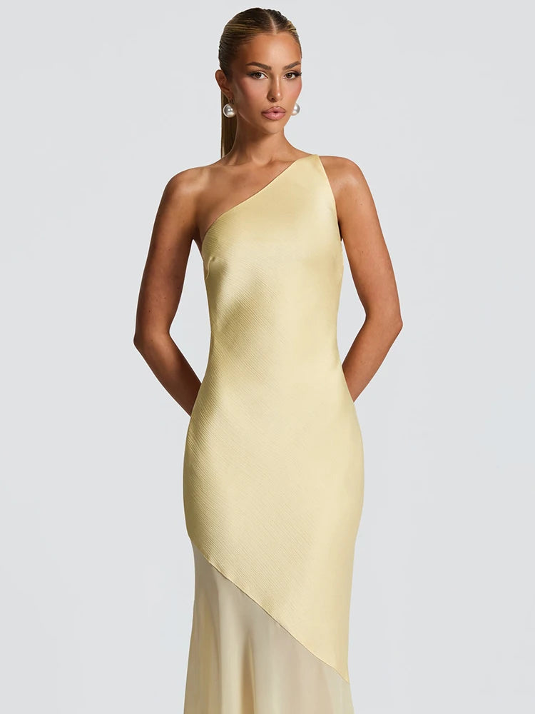 Robe longue de cocktail evasée une bretelle