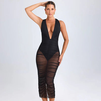 Robe décolleté plongeant jupe transparente