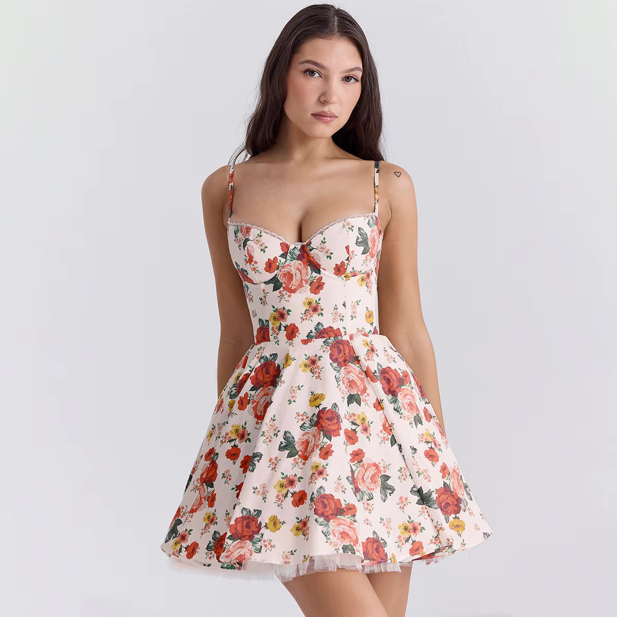 Robe courte à volants