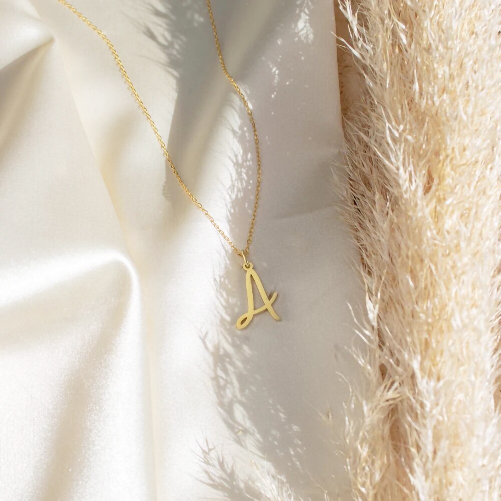 Collier personnalisable lettre stylisée