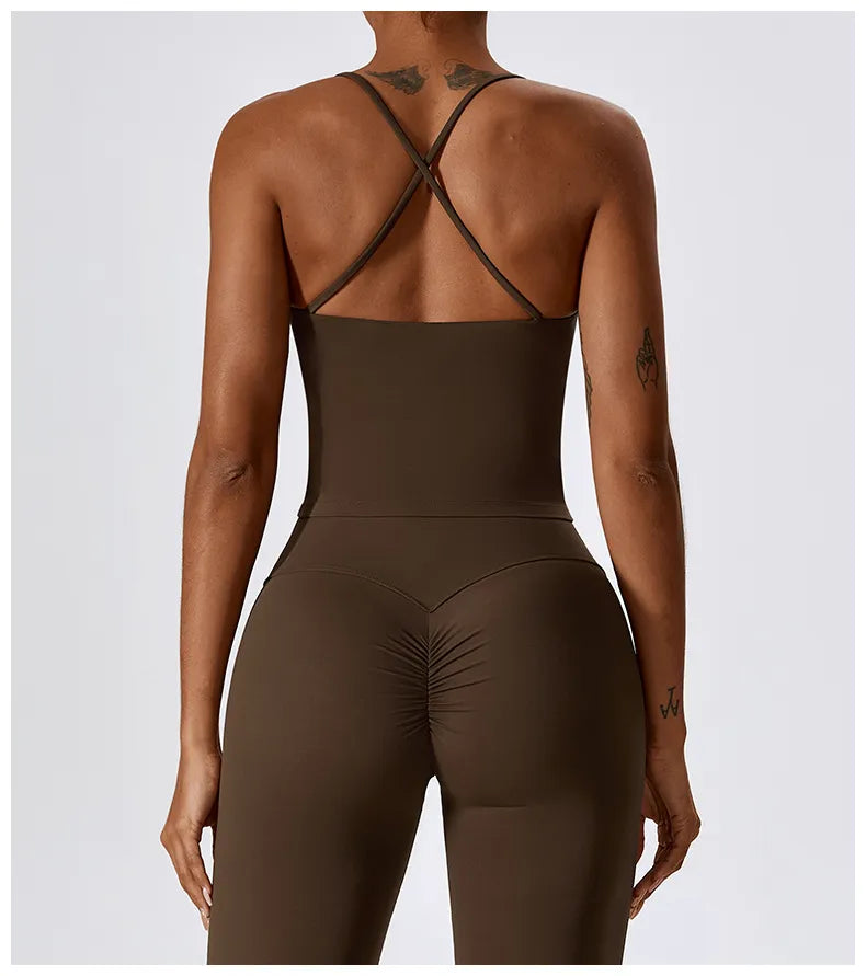 Top de ioga cruzado nas costas