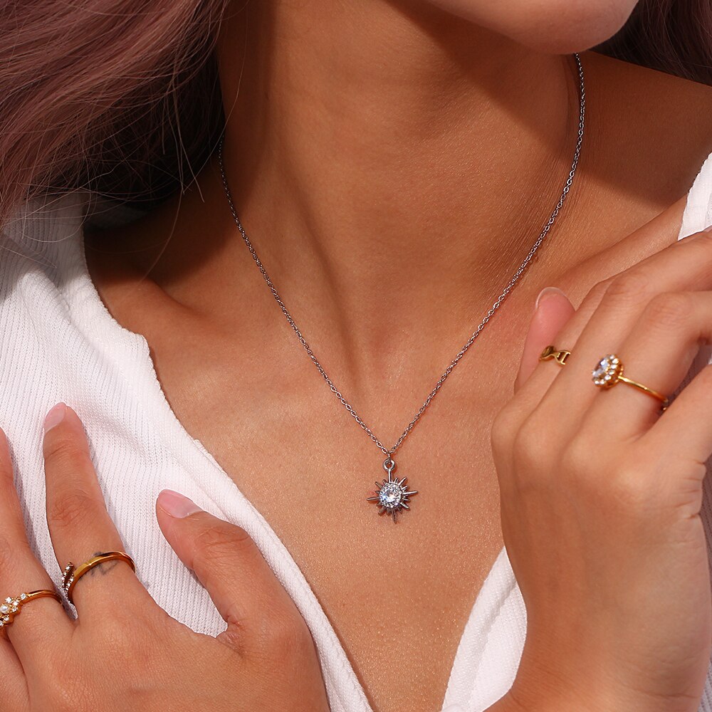 Collier étoile porte-bonheur plaqué or