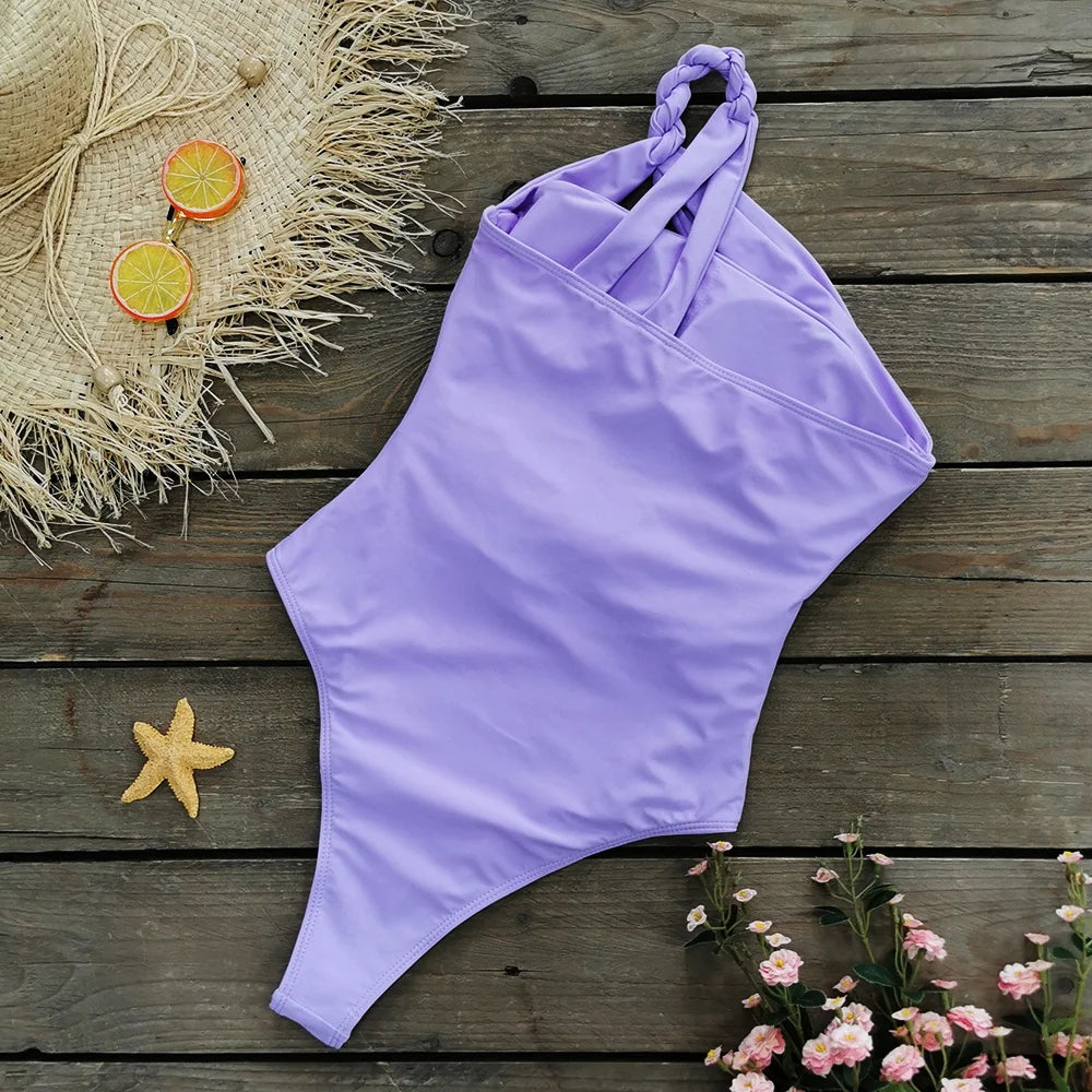 Maillot de bain torsadé une bretelle