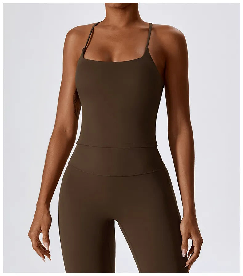 Top de ioga cruzado nas costas