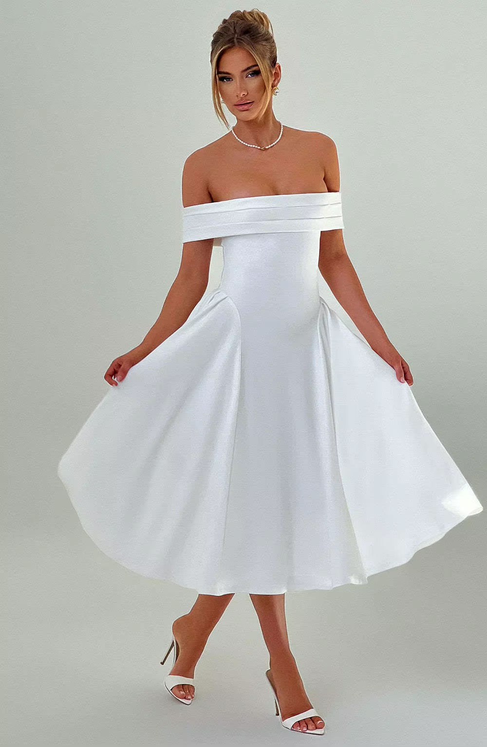 Robe mi-longue col bateau