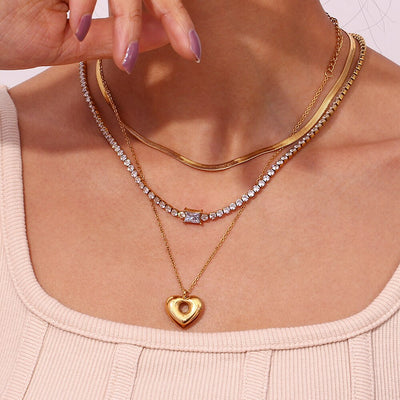 Collier en forme de coeur creux