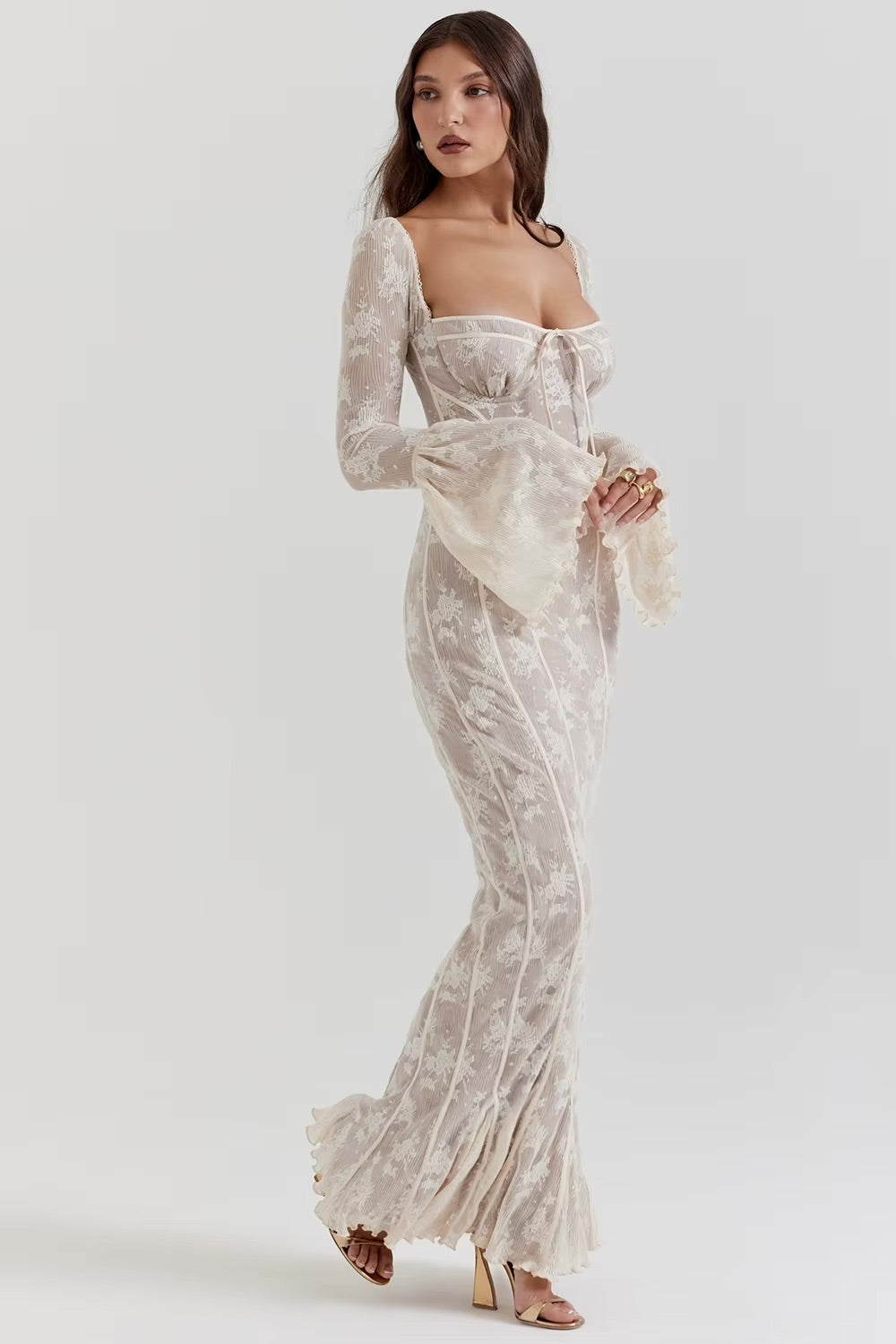 Robe longue dentelle manches longues