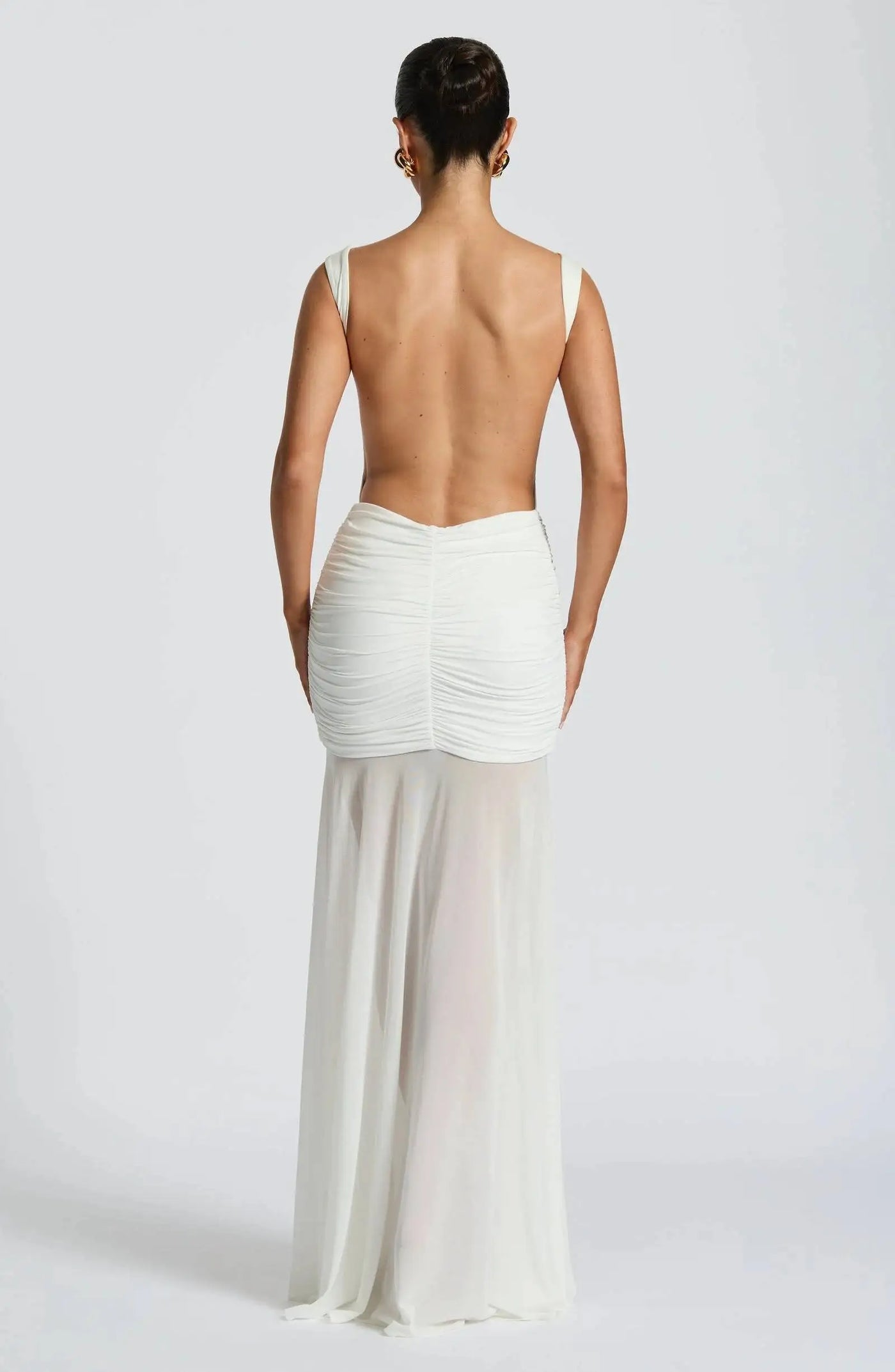 Robe longue dos nu boucle dorée