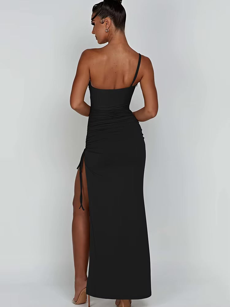 Robe longue à fente une bretelle