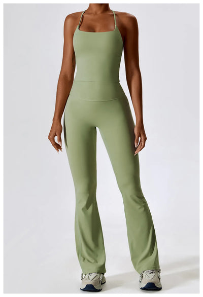 Conjunto de ioga com calças largas cruzadas nas costas