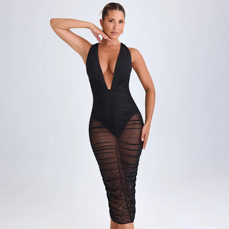 Robe décolleté plongeant jupe transparente