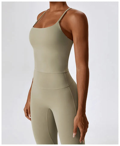 Top de ioga cruzado nas costas