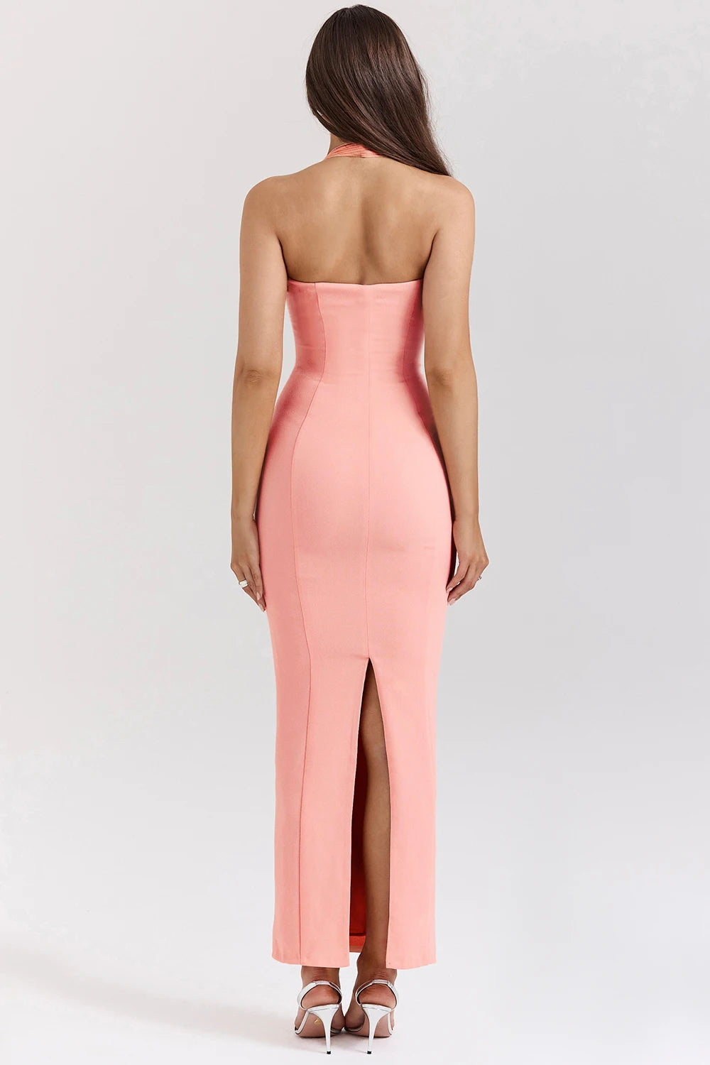 Robe de cocktail décolleté ouvert