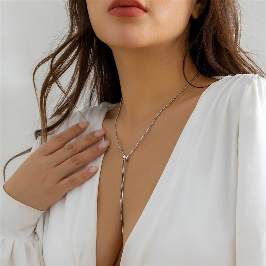 Collier ajustable fin pendentif triangle