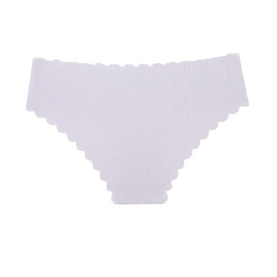 Culotte fine à bords dentelés