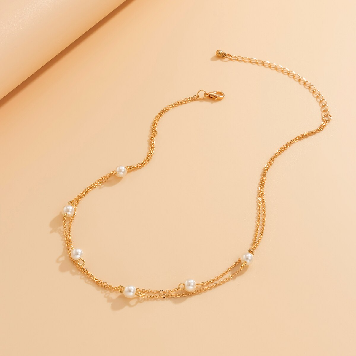 Collier ras du cou en perles fines