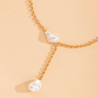 Collier à pampilles avec pendentif en perles