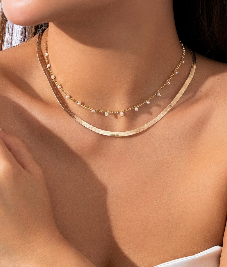 Collier ras du cou chaine serpent et petites perles