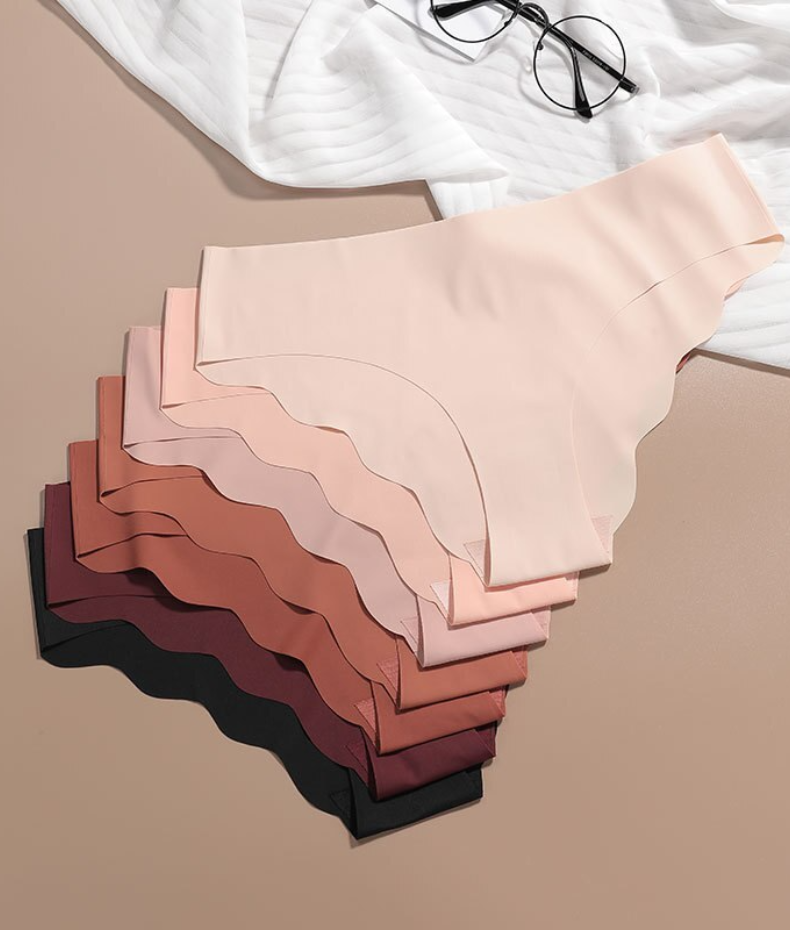 Culotte effet soie glacée à bords dentelés