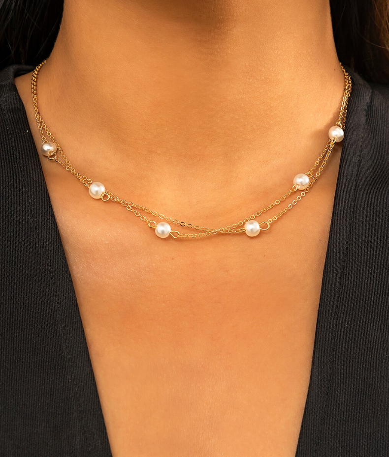 Collier ras du cou en perles fines