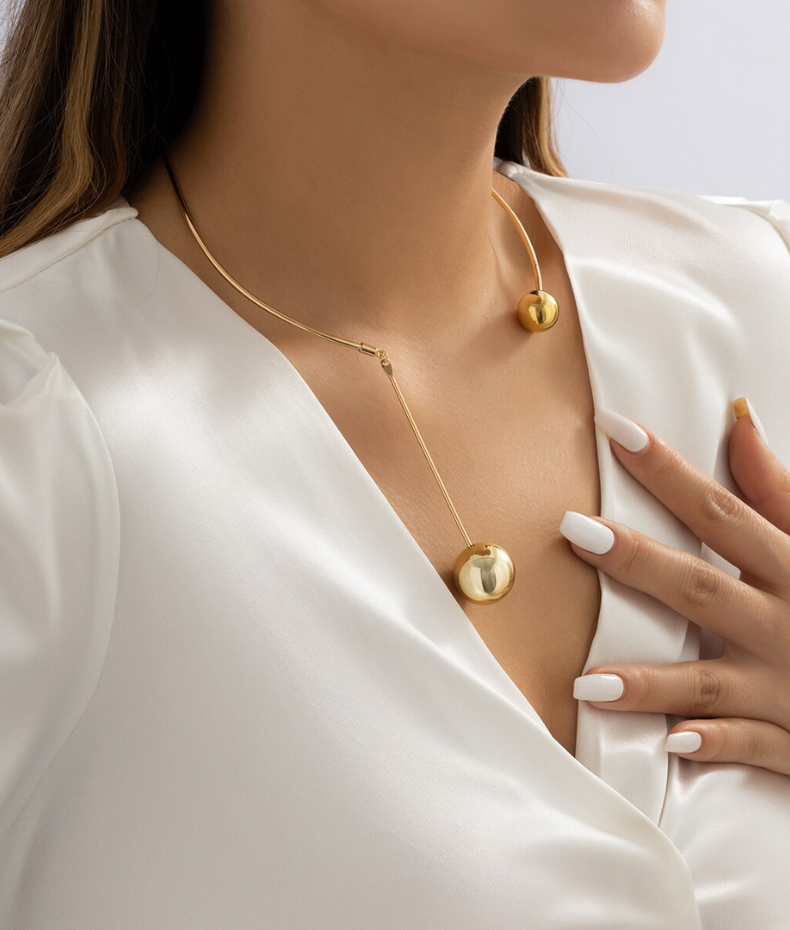 Collier ouvert avec boules