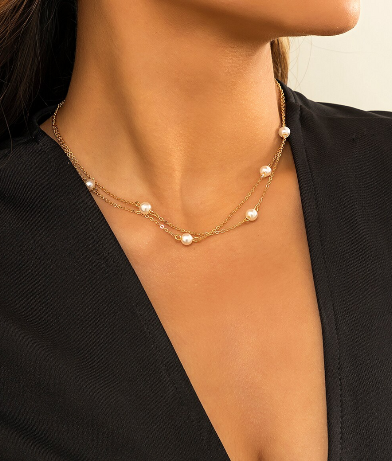 Collier ras du cou en perles fines